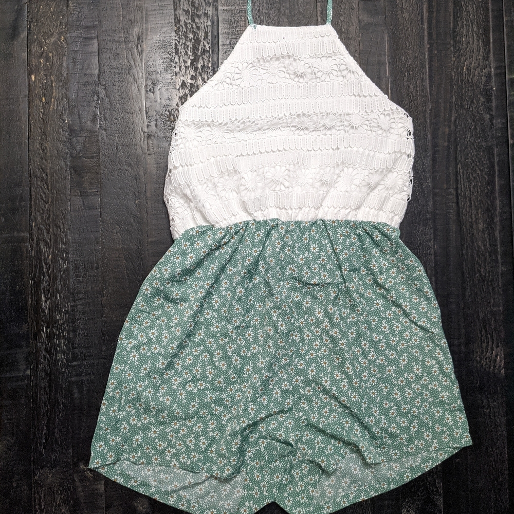 ROMWE Romper - Size Large